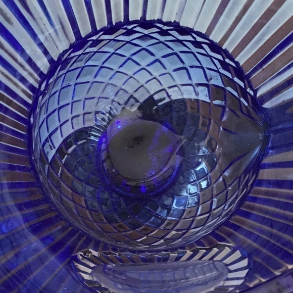 VINTAGE small cut glass cobalt blue pitcher in great condition. AVON - Picture 5 of 12